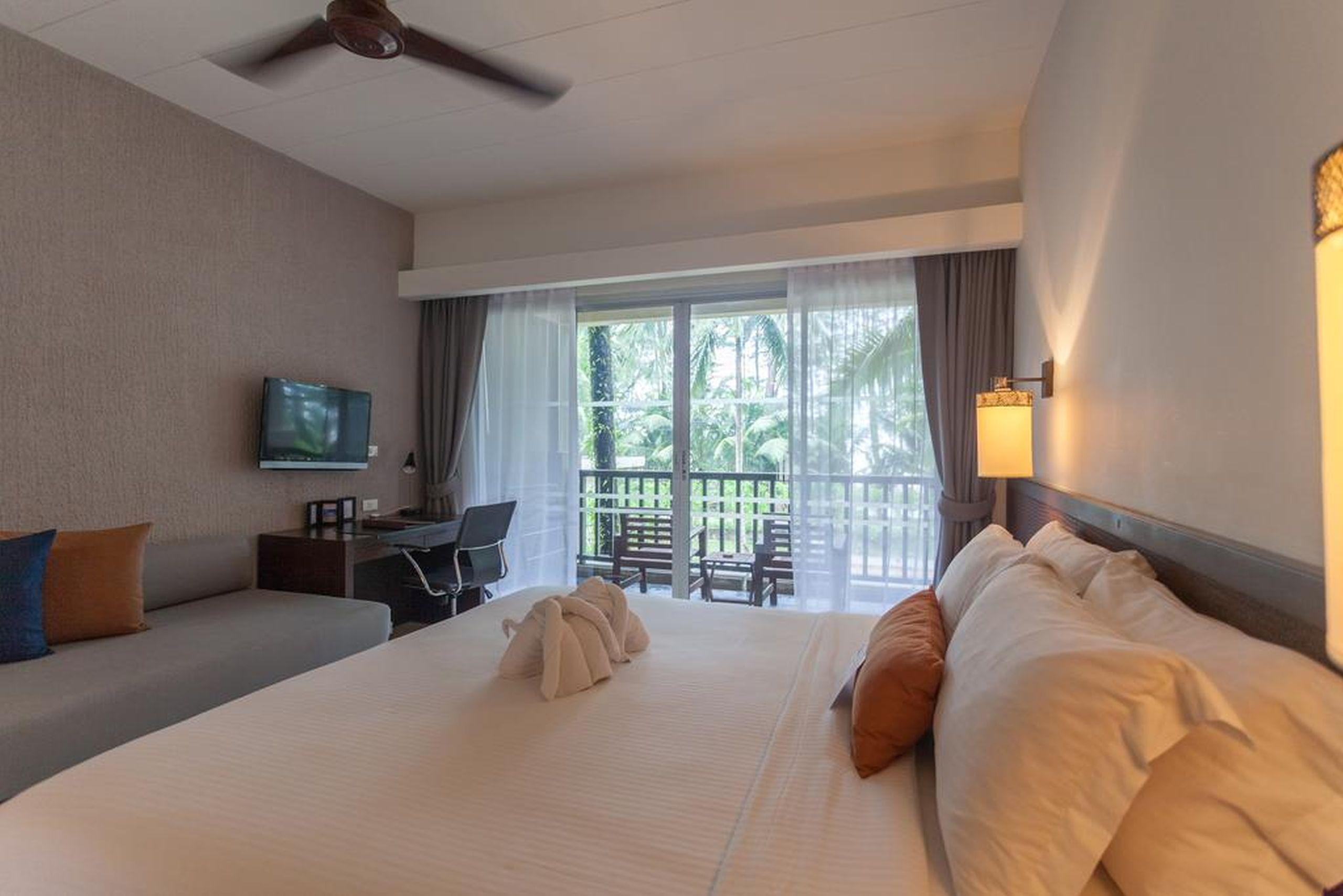 Grand Southsea Khaolak Beach Resort Кхаулак Экстерьер фото