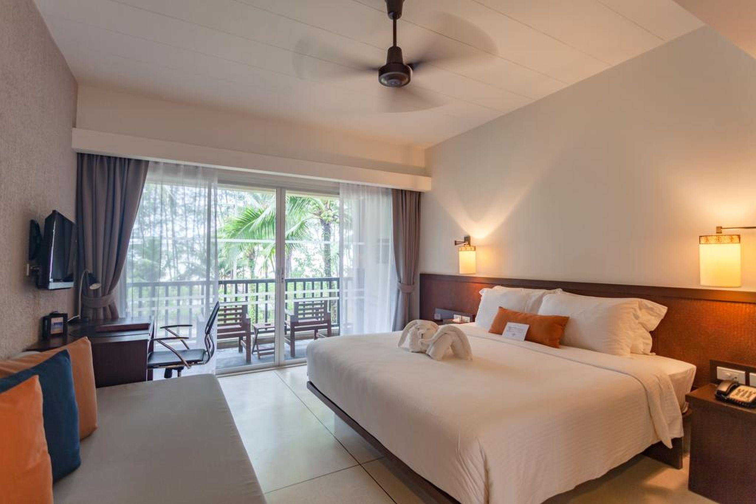Grand Southsea Khaolak Beach Resort Кхаулак Экстерьер фото