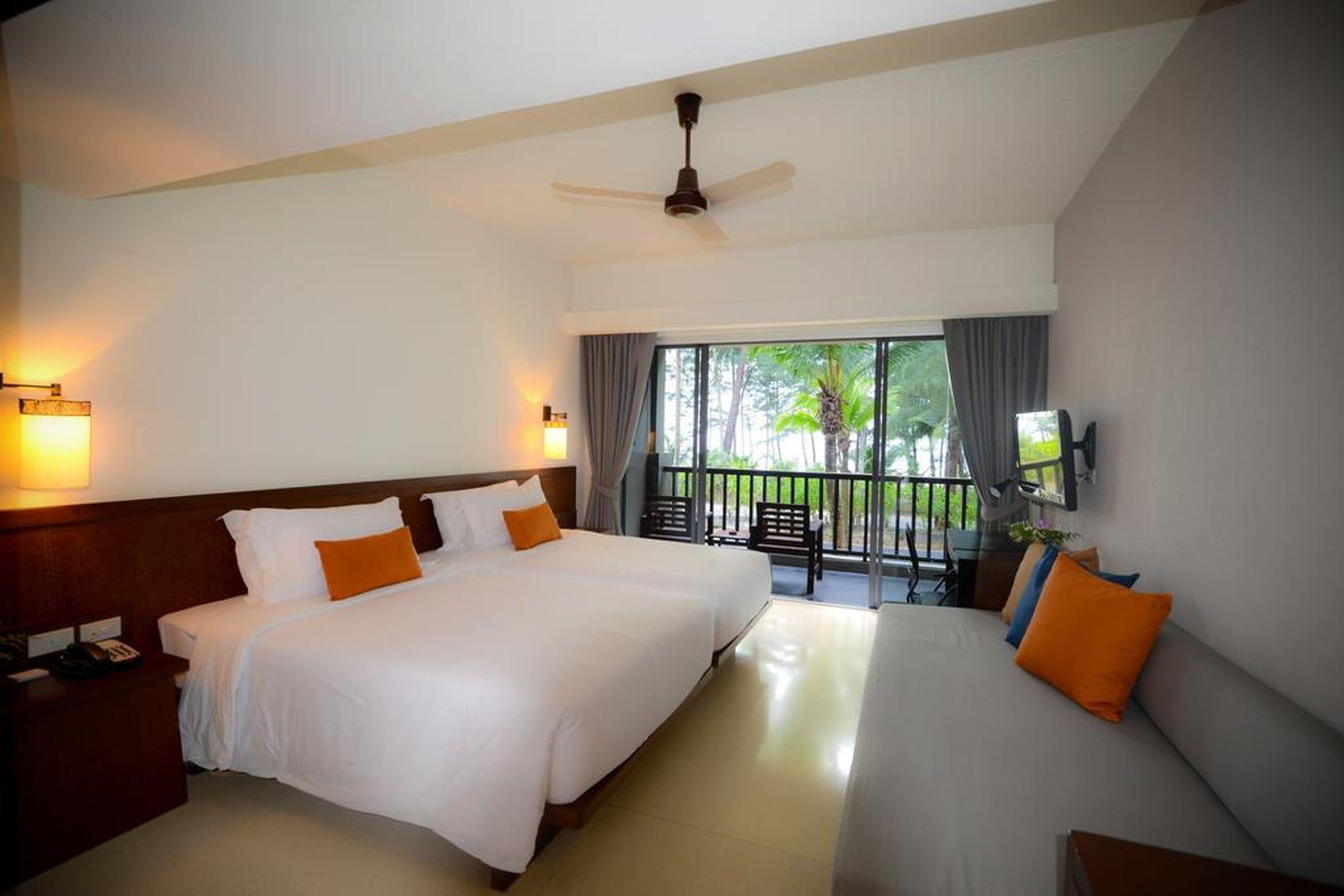 Grand Southsea Khaolak Beach Resort Кхаулак Экстерьер фото